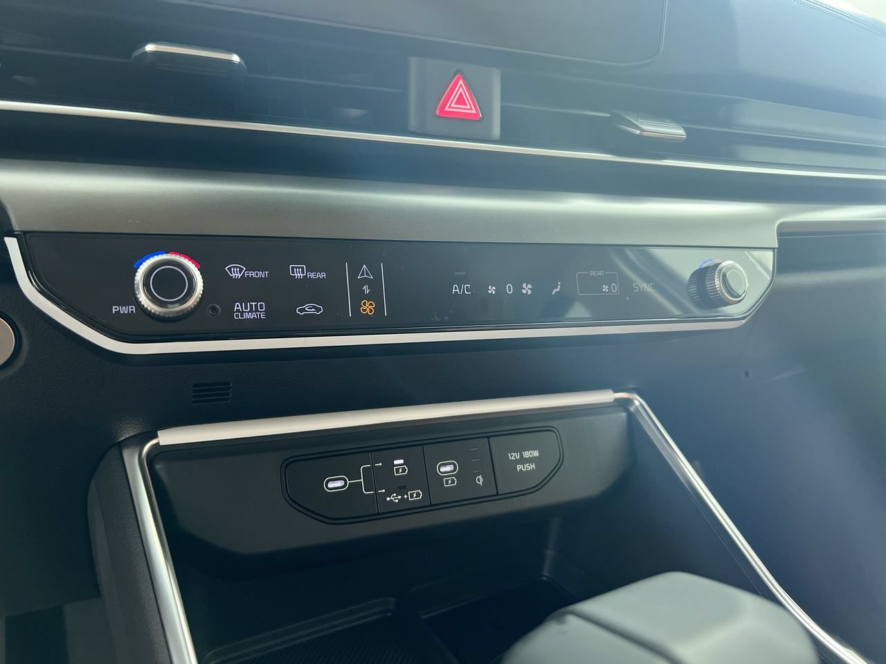 New 2026 Kia Carnival SX w/ SX Dark Edition Package FWD image 26