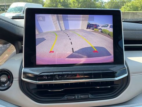 Used 2022 Jeep Compass Limited image 34