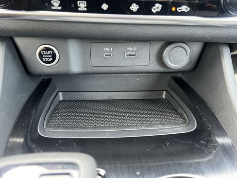 Certified 2023 Nissan Rogue SV FWD image 8