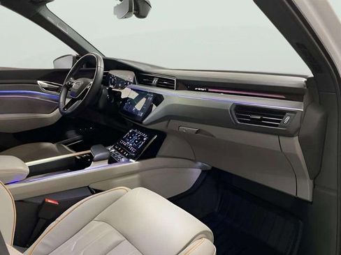 Used 2024 Audi Q8 e-tron Prestige w/ Prestige Package image 81