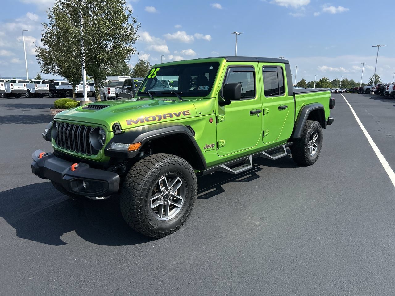Used 2025 Jeep Gladiator Mojave w/ Convenience Group AWD/4WD image 3