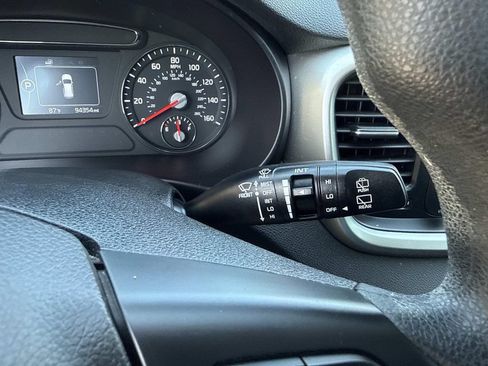 Used 2017 Kia Sorento L FWD image 32