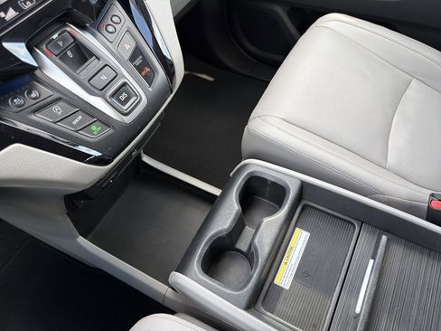 Used 2018 Honda Odyssey Elite image 15