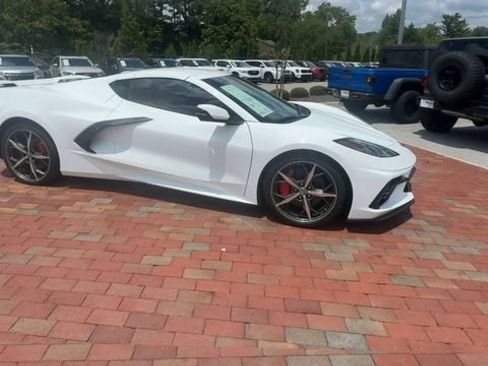 Used 2021 Chevrolet Corvette Stingray Preferred Cpe w/ Z51 Performance Package RWD image 4