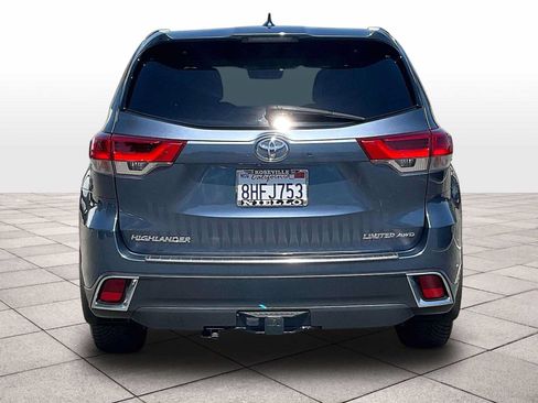 Used 2018 Toyota Highlander Limited Platinum AWD/4WD image 7