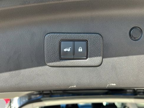 Used 2024 Nissan Armada Platinum w/ Captain's Chairs Package image 29