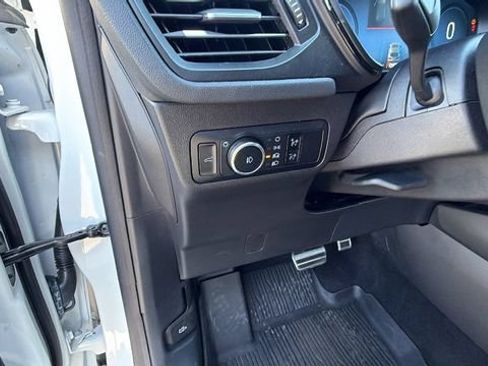 Used 2024 Ford Escape ST-Line Elite w/ Premium Technology Package AWD/4WD image 30