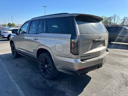 Used 2025 Cadillac Escalade Sport Platinum w/ LPO, ONYX Package image 8