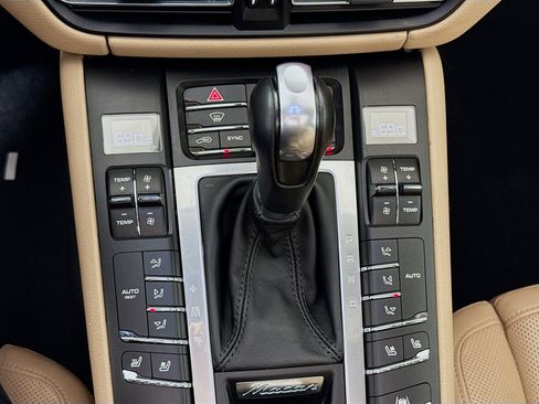 Used 2020 Porsche Macan image 18