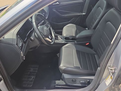Used 2024 Volkswagen Jetta SE FWD image 18