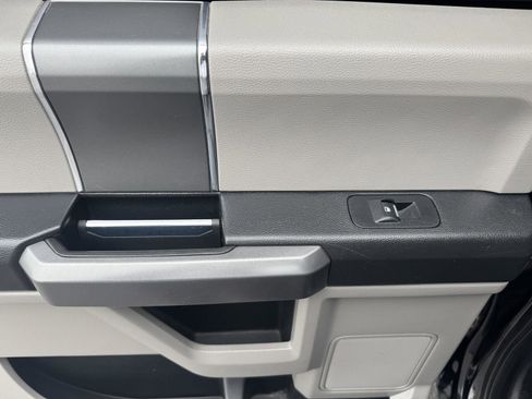 Used 2016 Ford F150 XLT image 27