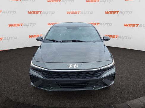 Used 2025 Hyundai Elantra Sport FWD image 8