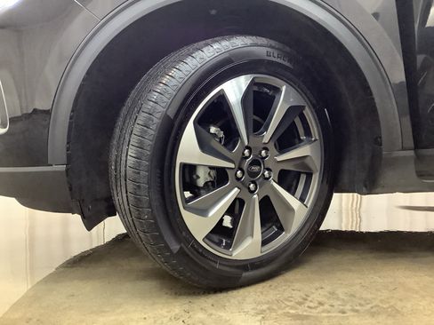 Used 2024 Ford Escape Platinum AWD/4WD image 25