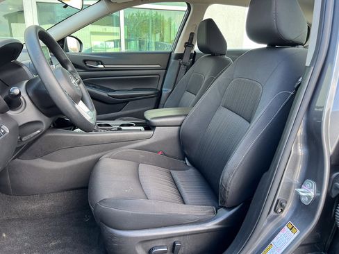 Used 2024 Nissan Altima 2.5 SV image 14