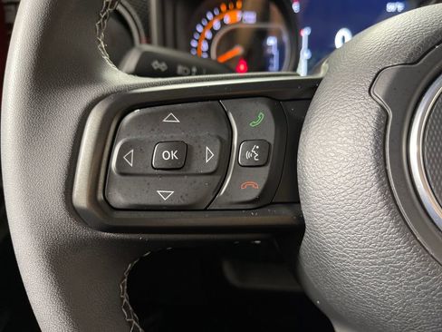 Used 2025 Jeep Wrangler Unlimited Rubicon AWD/4WD image 26