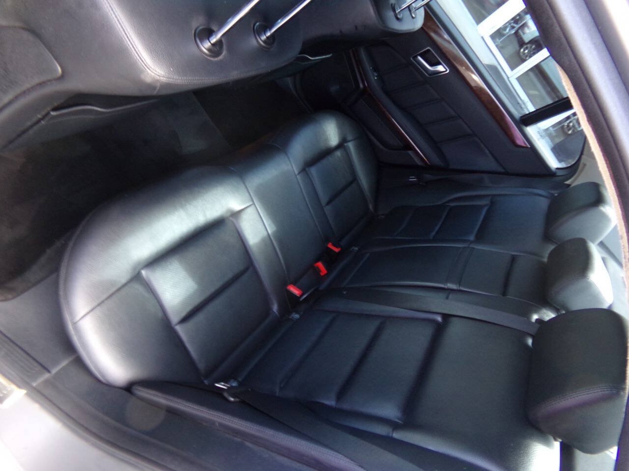 Used 2012 Mercedes-Benz E 350 4MATIC Sedan image 12