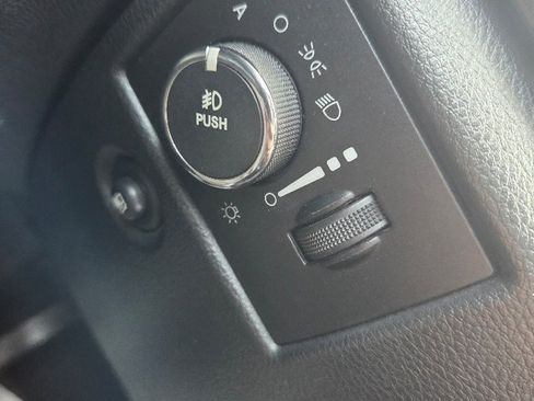 Used 2013 Jeep Grand Cherokee Laredo image 22