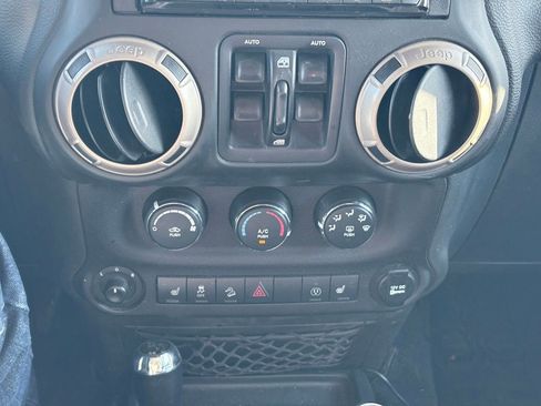 Used 2017 Jeep Wrangler 75th Anniversary image 10