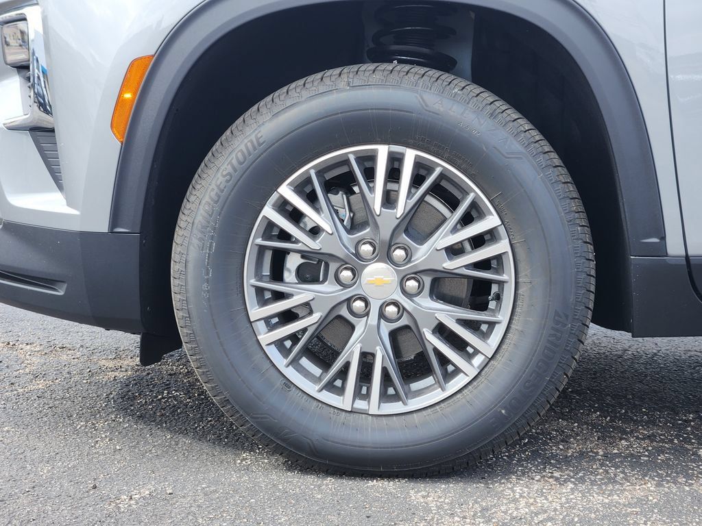 New 2026 Chevrolet Traverse LT w/ Driver Confidence Package FWD image 7