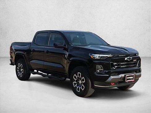 Used 2026 Chevrolet Colorado Z71 AWD/4WD image 3