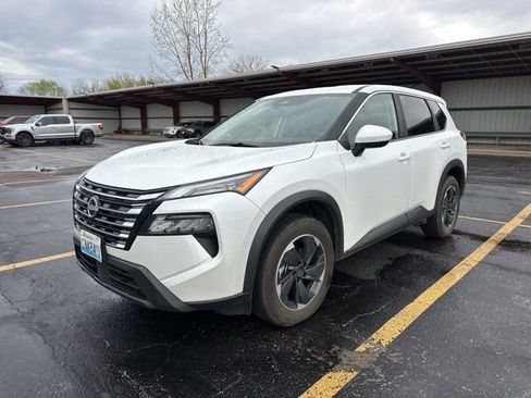 Used 2025 Nissan Rogue SV image 13