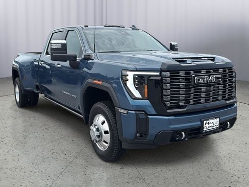 Used 2025 GMC Sierra 3500 Denali Ultimate AWD/4WD image 7