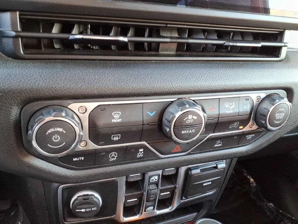 Used 2025 Jeep Wrangler Unlimited Sport AWD/4WD image 21
