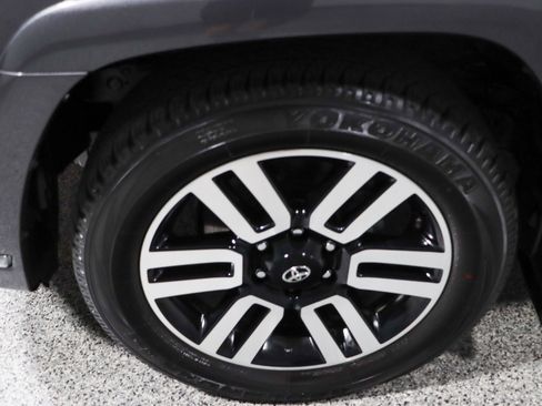 Used 2022 Toyota 4Runner Limited AWD/4WD image 11
