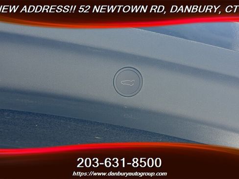 Used 2024 Tesla Model Y 2WD image 26