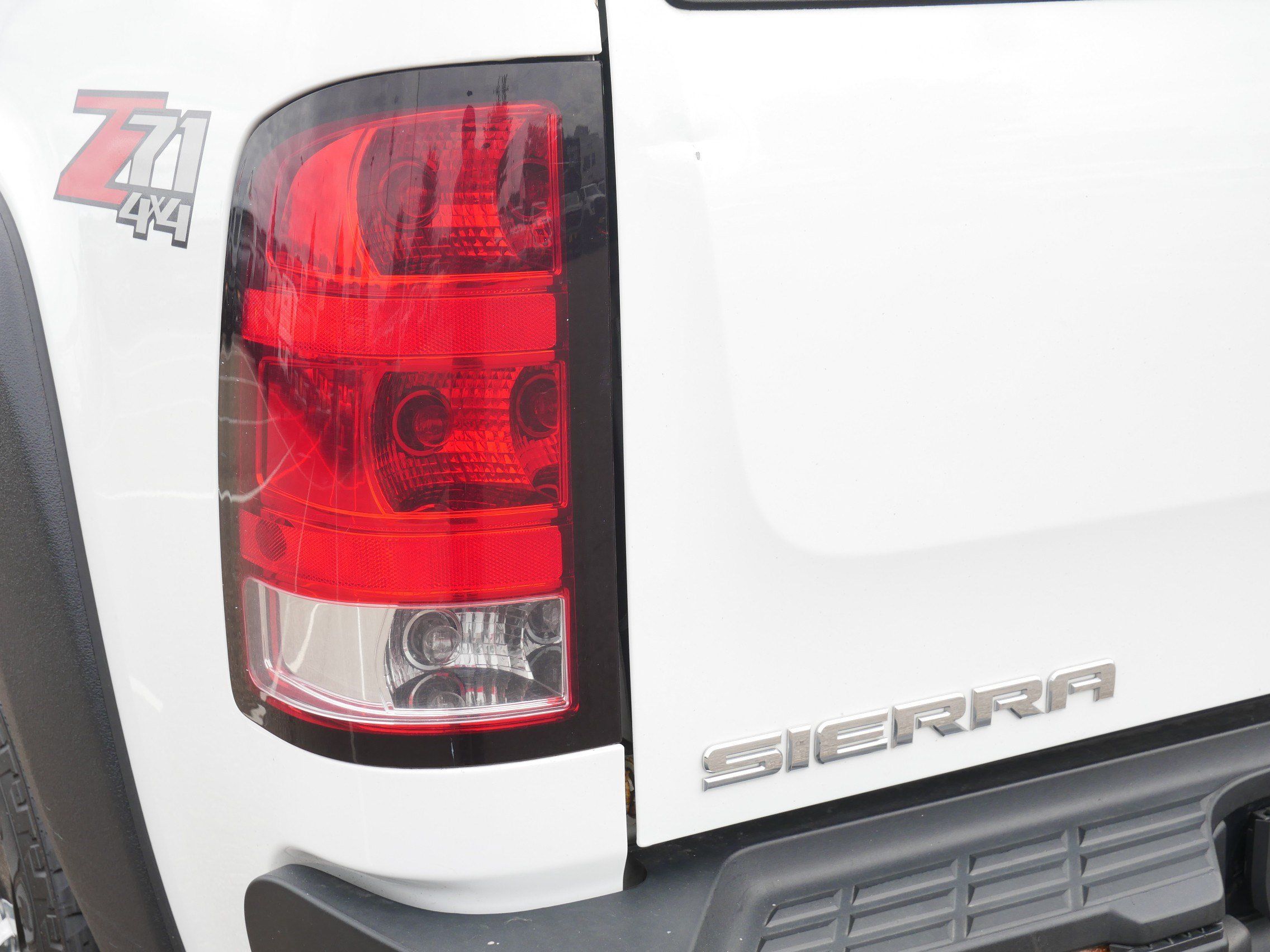 Used 2014 GMC Sierra 2500 Denali w/ Suspension Package, Off-Road AWD/4WD image 17