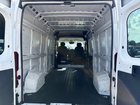 Used 2023 RAM ProMaster 2500 FWD image 5