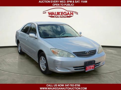 Used 2002 Toyota Camry LE FWD image 3