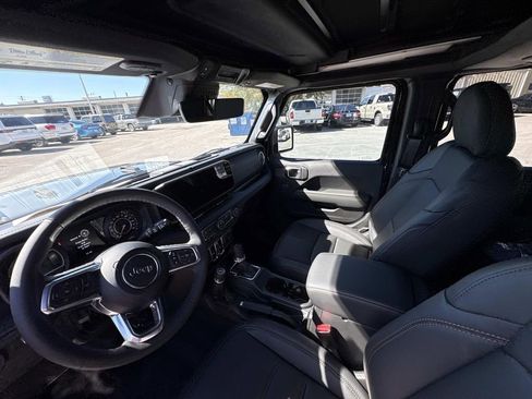 New 2026 Jeep Wrangler Unlimited Sahara AWD/4WD image 11