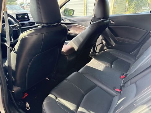 Used 2017 MAZDA MAZDA3 Touring FWD image 15