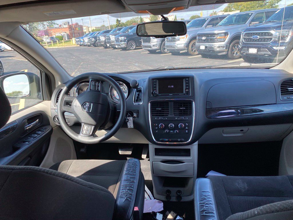 Used 2018 Dodge Grand Caravan SE w/ UConnect Hands-Free Group FWD image 13