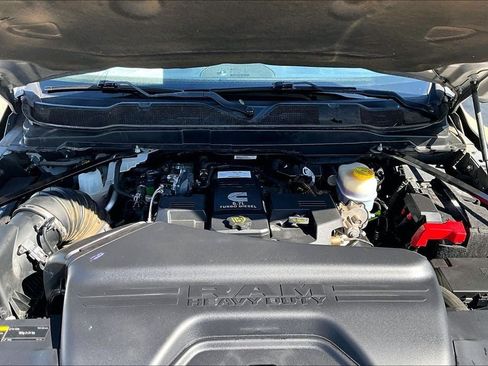 Used 2021 RAM 2500 Big Horn w/ Night Edition AWD/4WD image 9