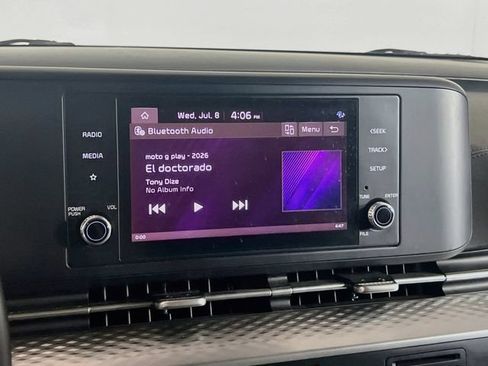 Used 2024 Kia Carnival LX FWD image 13