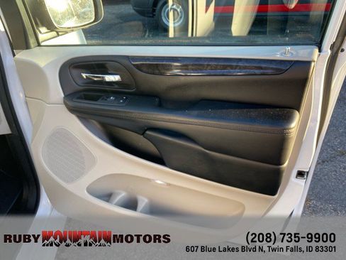 Used 2017 Dodge Grand Caravan SE w/ Power Window Group image 27