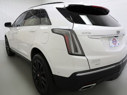 Used 2025 Cadillac XT5 Sportv w/ LPO, Red Accent Package AWD/4WD image 20