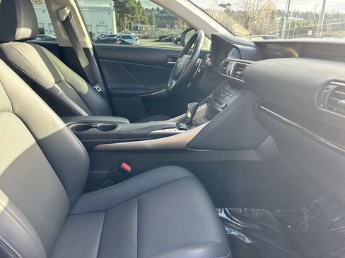 Used 2019 Lexus IS 300 image 16