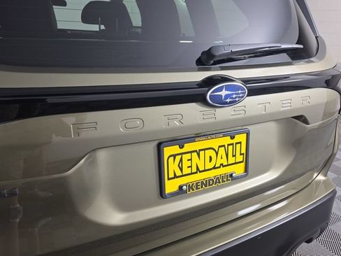 Certified 2025 Subaru Forester Premium AWD/4WD image 10