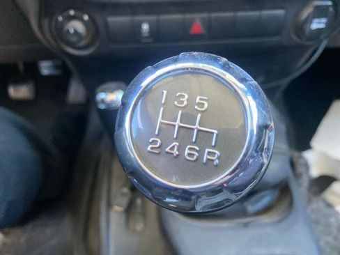 Used 2013 Jeep Wrangler Sport AWD/4WD image 15