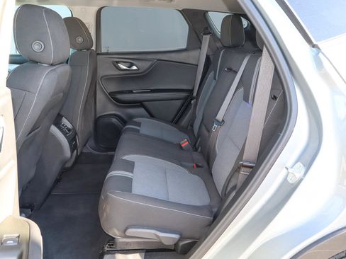 Used 2025 Chevrolet Blazer LT FWD image 8