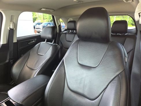 Used 2019 Ford Edge Titanium AWD/4WD image 22