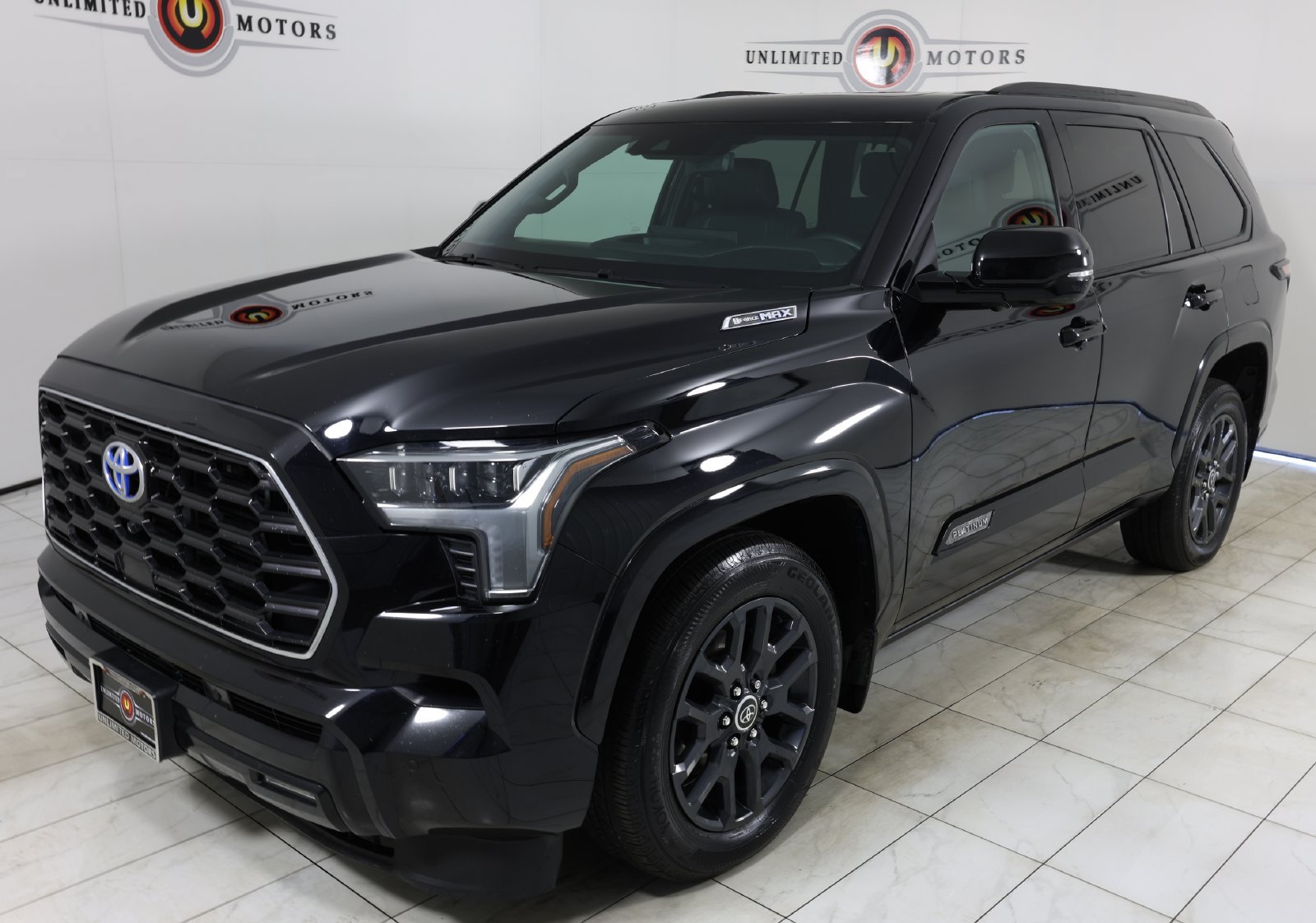 Used 2023 Toyota Sequoia Platinum AWD/4WD image 5