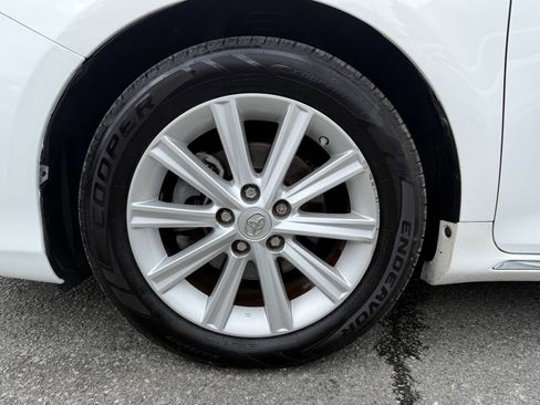 Used 2014 Toyota Camry XLE image 21