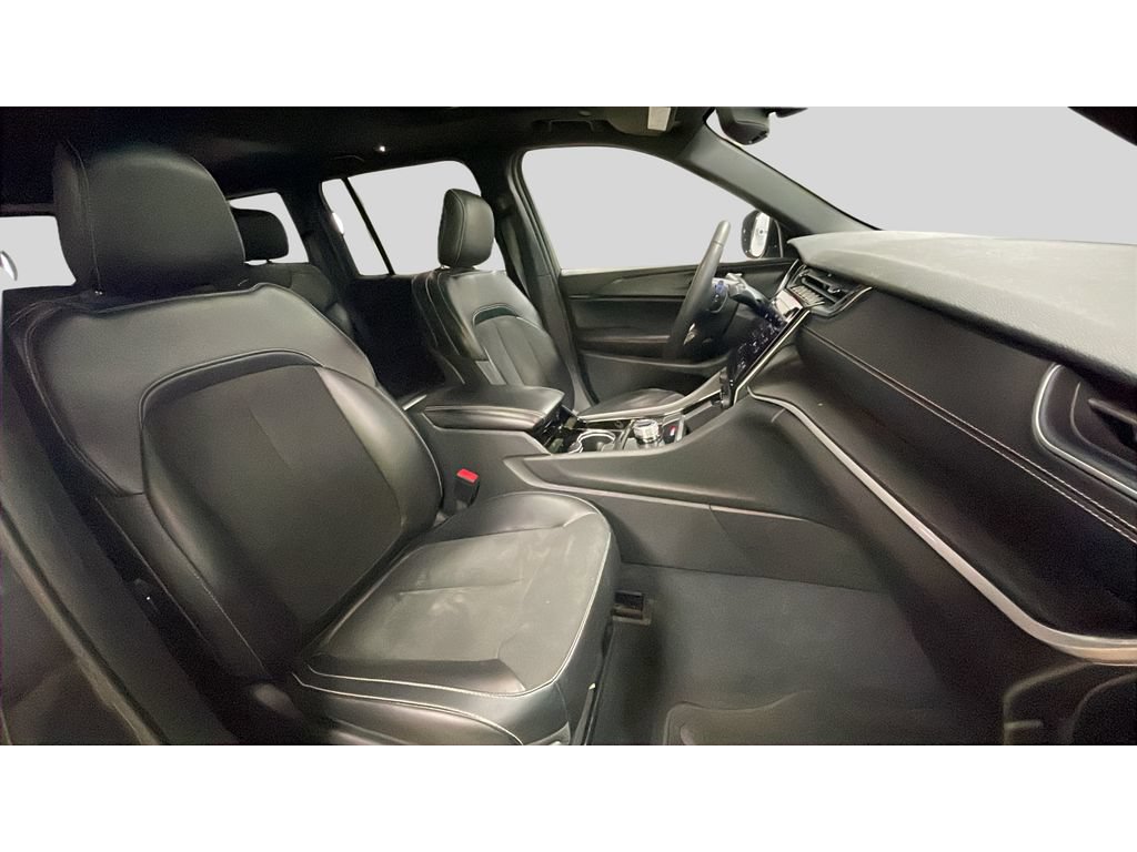 Used 2023 Jeep Grand Cherokee Altitude AWD/4WD image 18