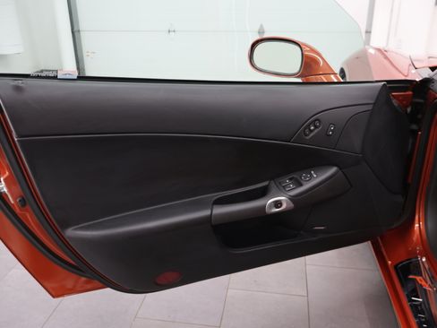Used 2005 Chevrolet Corvette Convertible w/ Preferred Equipment Group RWD image 30