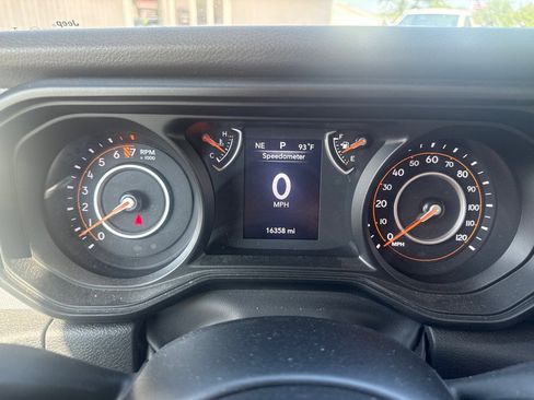 Used 2024 Jeep Gladiator Sport AWD/4WD image 24