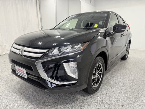 Used 2020 Mitsubishi Eclipse Cross ES image 3